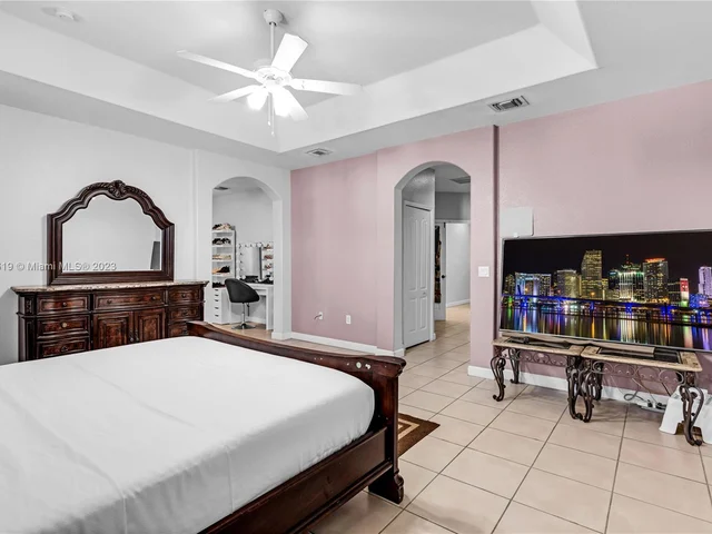 15051 SW 18th Ter, Miami FL 33185