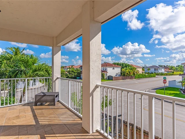 15051 SW 18th Ter, Miami FL 33185