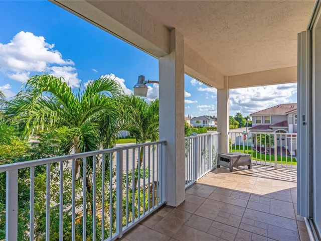 15051 SW 18th Ter, Miami FL 33185