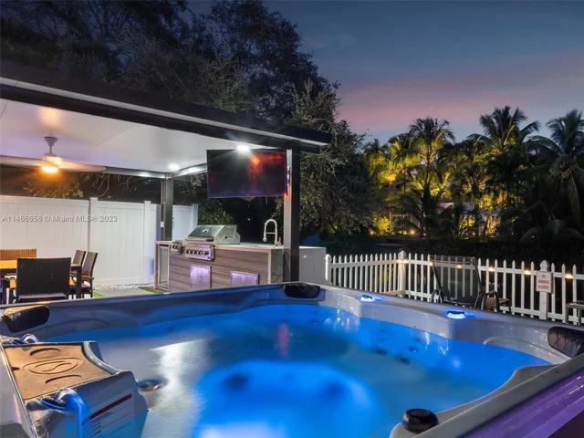 11843 W Biscayne Canal Rd, Miami FL 33161