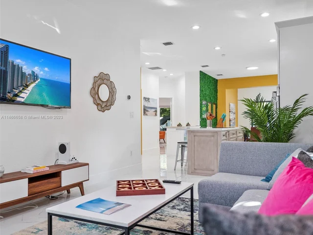 11843 W Biscayne Canal Rd, Miami FL 33161