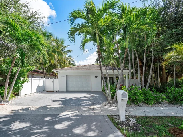 11843 W Biscayne Canal Rd, Miami FL 33161