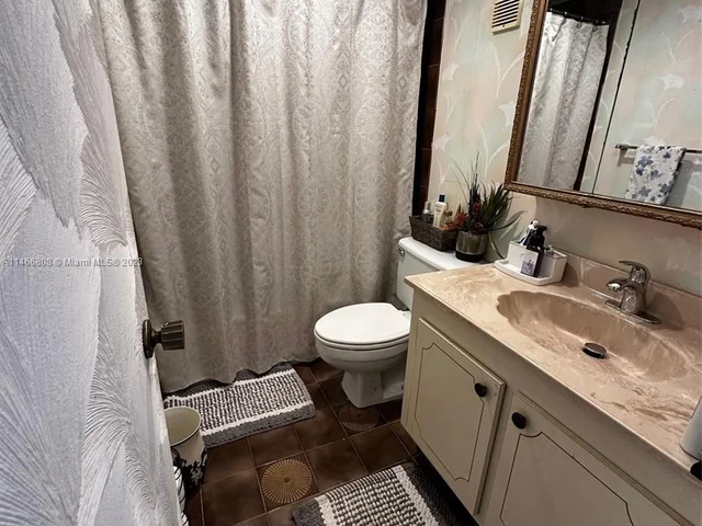 1100 Saint Charles Pl # 218, Pembroke Pines FL 33026