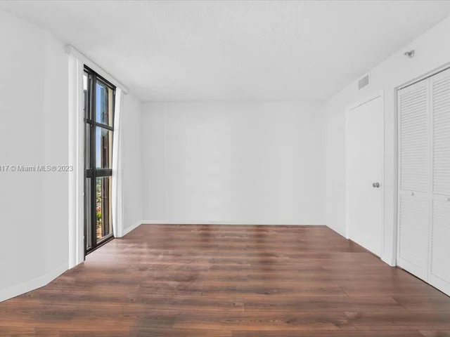 4000 Towerside Ter # 1704, Miami FL 33138