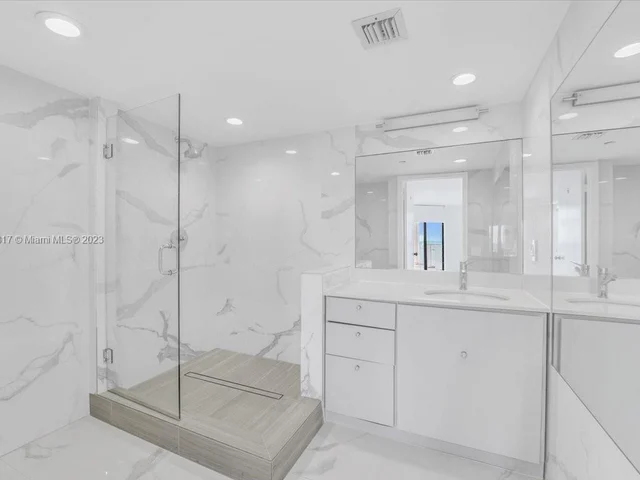 4000 Towerside Ter # 1704, Miami FL 33138