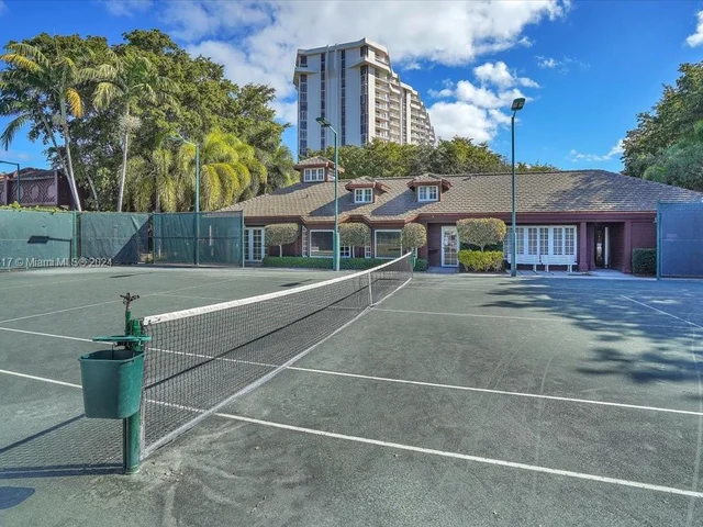 4000 Towerside Ter # 1704, Miami FL 33138