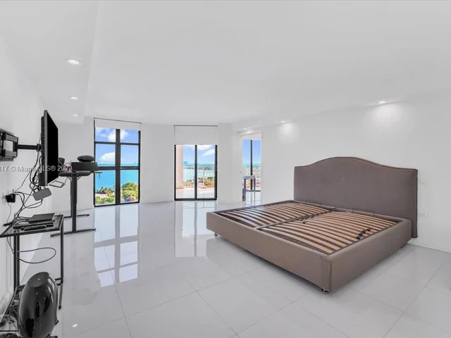 4000 Towerside Ter # 1704, Miami FL 33138