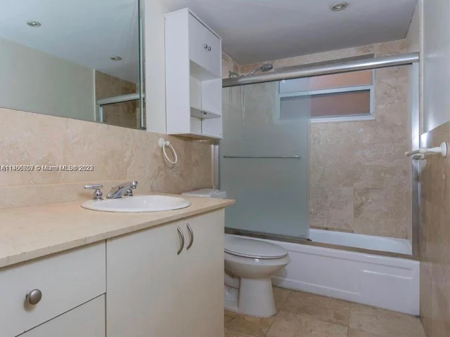 121 Golden Isles Dr # 307, Hallandale Beach FL 33009