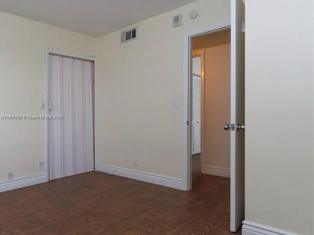 121 Golden Isles Dr # 307, Hallandale Beach FL 33009