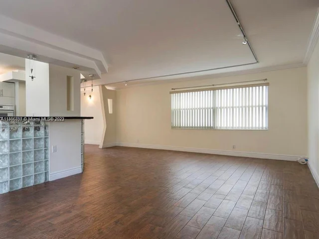 121 Golden Isles Dr # 307, Hallandale Beach FL 33009