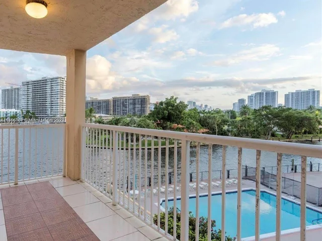 121 Golden Isles Dr # 307, Hallandale Beach FL 33009