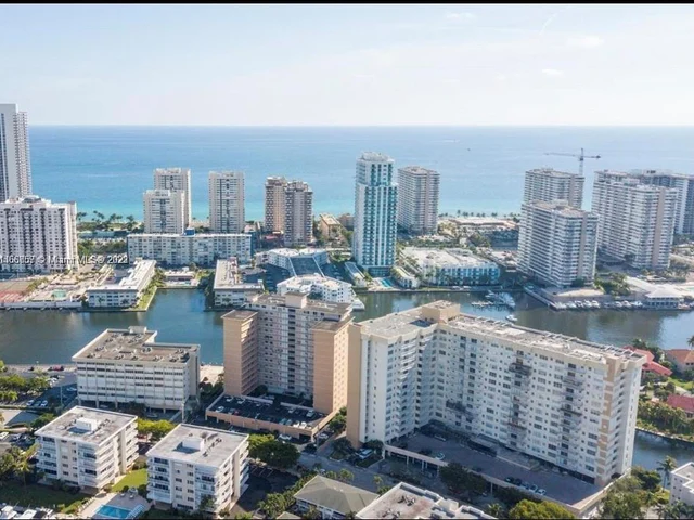 121 Golden Isles Dr # 307, Hallandale Beach FL 33009