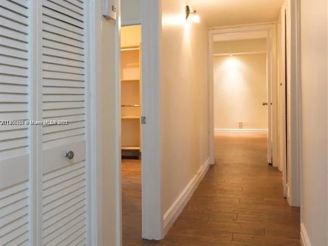 121 Golden Isles Dr # 307, Hallandale Beach FL 33009