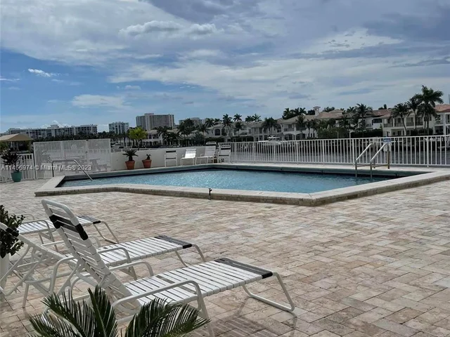 1400 S Ocean Dr # 1605, Hollywood FL 33019