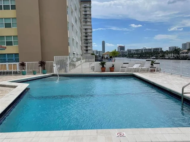 1400 S Ocean Dr # 1605, Hollywood FL 33019