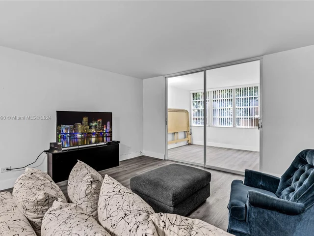 445 NE 195th St # 125, Miami FL 33179