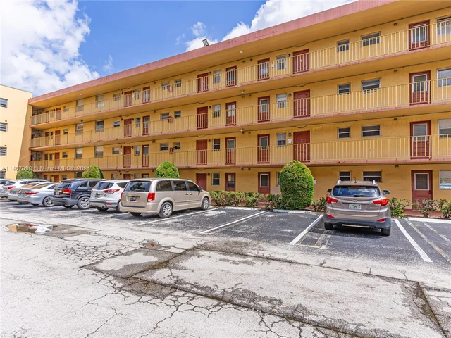 445 NE 195th St # 125, Miami FL 33179