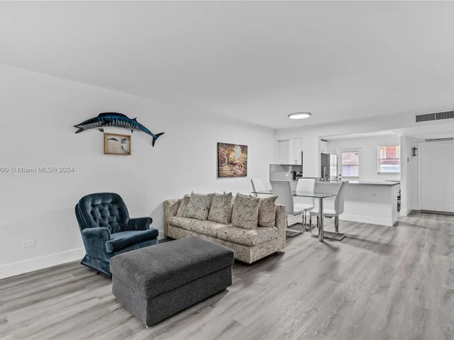 445 NE 195th St # 125, Miami FL 33179