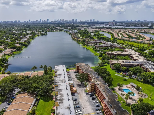 445 NE 195th St # 125, Miami FL 33179