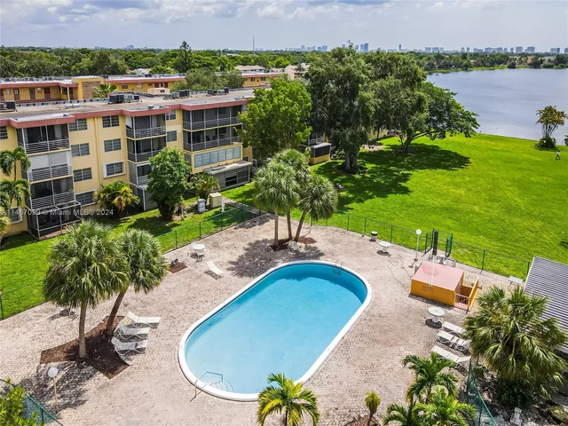 445 NE 195th St # 125, Miami FL 33179