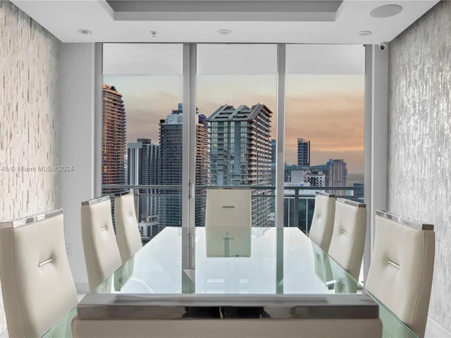 92 SW 3rd St # 4004, Miami FL 33130