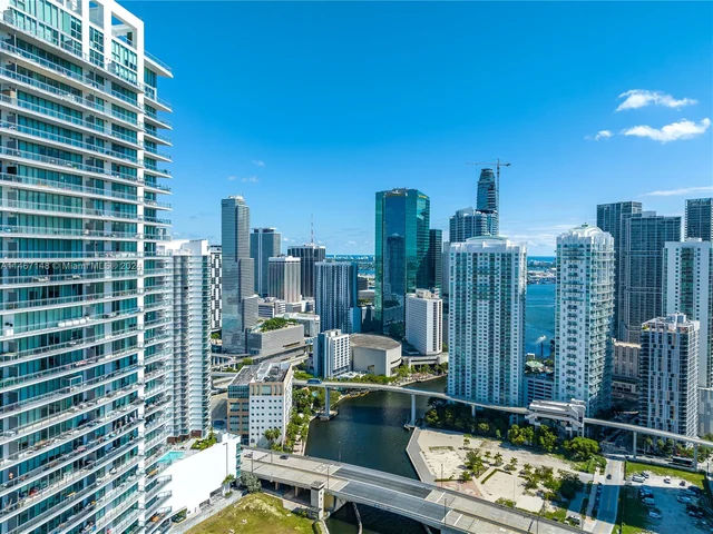 92 SW 3rd St # 4004, Miami FL 33130