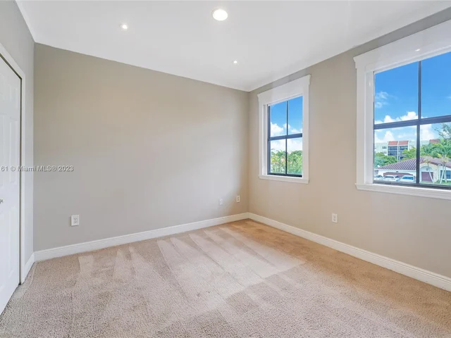 810 NW 104th Ave, Miami FL 33172