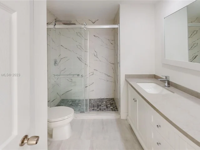 1000 W Island Blvd # 1812, Aventura FL 33160