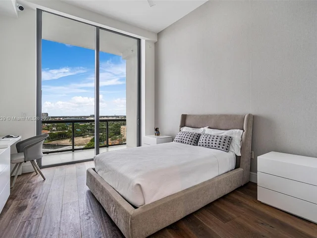 3300 NE 188th St, Aventura FL 33180