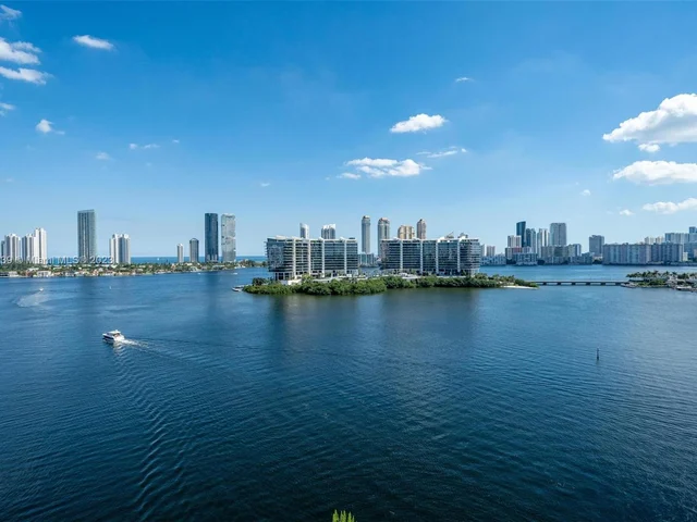 3300 NE 188th St, Aventura FL 33180