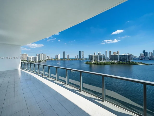 3300 NE 188th St, Aventura FL 33180