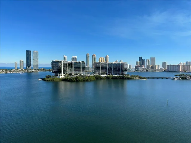 3300 NE 188th St, Aventura FL 33180