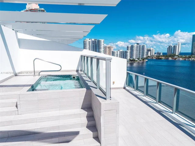 3300 NE 188th St, Aventura FL 33180