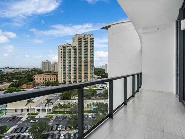 3300 NE 188th St, Aventura FL 33180