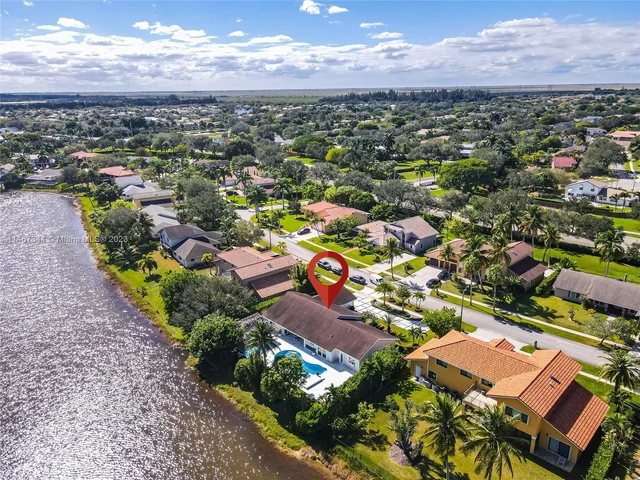 441 NW 201st Ave, Pembroke Pines FL 33029