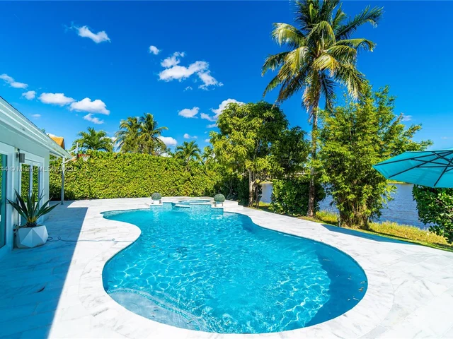 441 NW 201st Ave, Pembroke Pines FL 33029