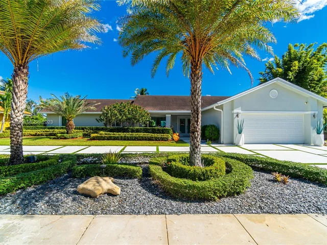 441 NW 201st Ave, Pembroke Pines FL 33029