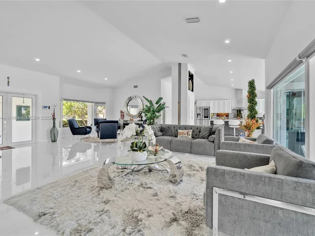 441 NW 201st Ave, Pembroke Pines FL 33029