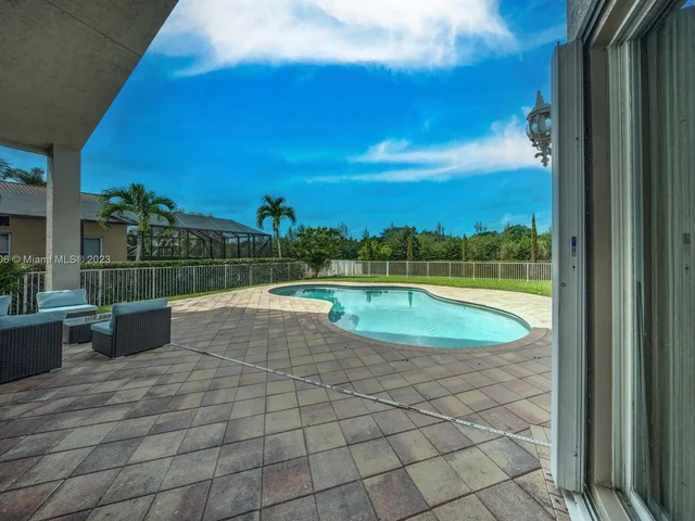 5128 SW 195th Ter, Miramar FL 33029