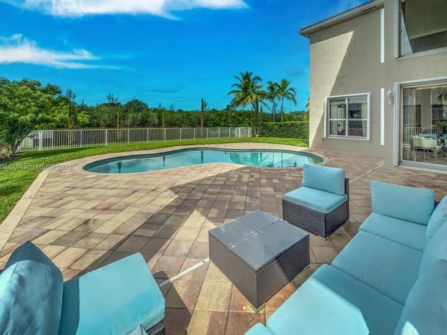 5128 SW 195th Ter, Miramar FL 33029