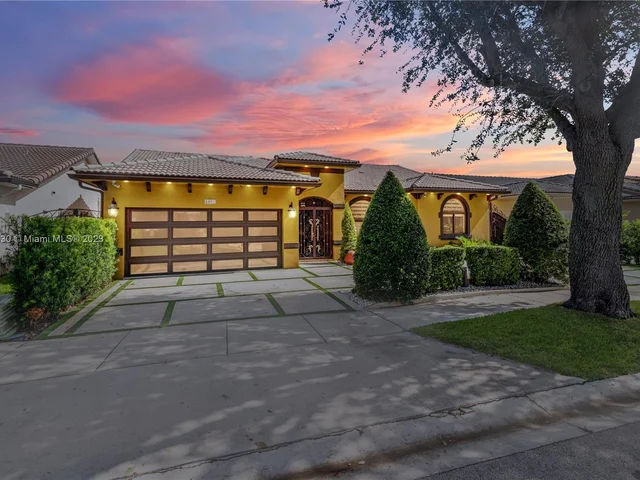 8801 NW 142nd St, Miami Lakes FL 33018