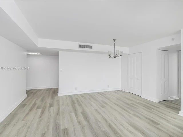 2655 Collins Ave # 502, Miami Beach FL 33140