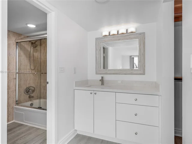 2655 Collins Ave # 502, Miami Beach FL 33140