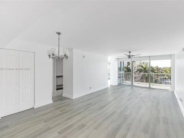 2655 Collins Ave # 502, Miami Beach FL 33140