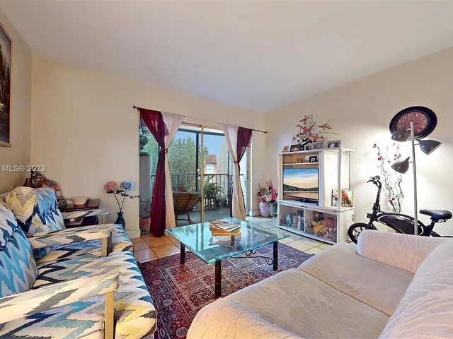 13715 Kendale Lakes Cir # A10, Miami FL 33183