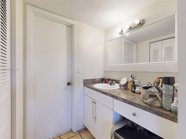 13715 Kendale Lakes Cir # A10, Miami FL 33183