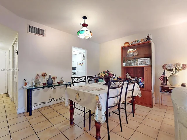 13715 Kendale Lakes Cir # A10, Miami FL 33183