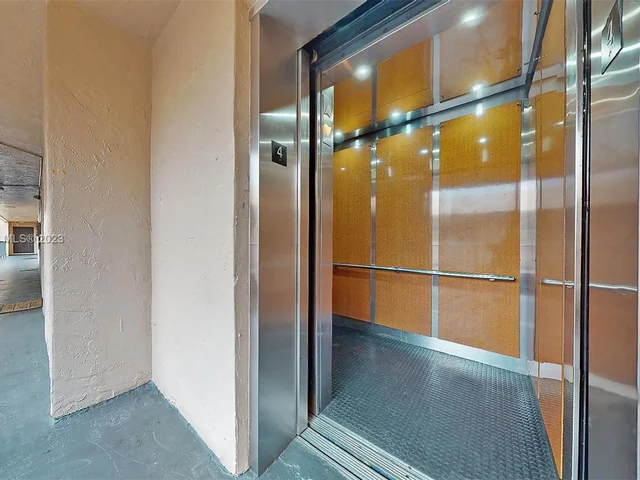 13715 Kendale Lakes Cir # A10, Miami FL 33183