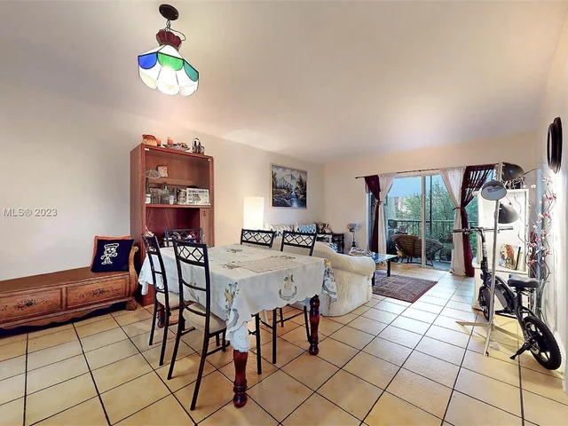 13715 Kendale Lakes Cir # A10, Miami FL 33183