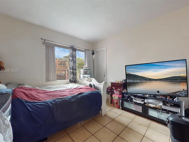 13715 Kendale Lakes Cir # A10, Miami FL 33183